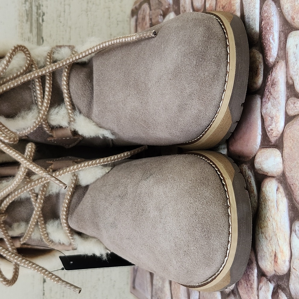 NWT EMU AUSTRALIA CORREA SHEEPSKIN BOOT - Picture 2 of 12